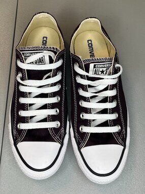 Converse Chuck Taylor All Star Burgundy Purple Low Top Sneakers Women’s 8 EUC